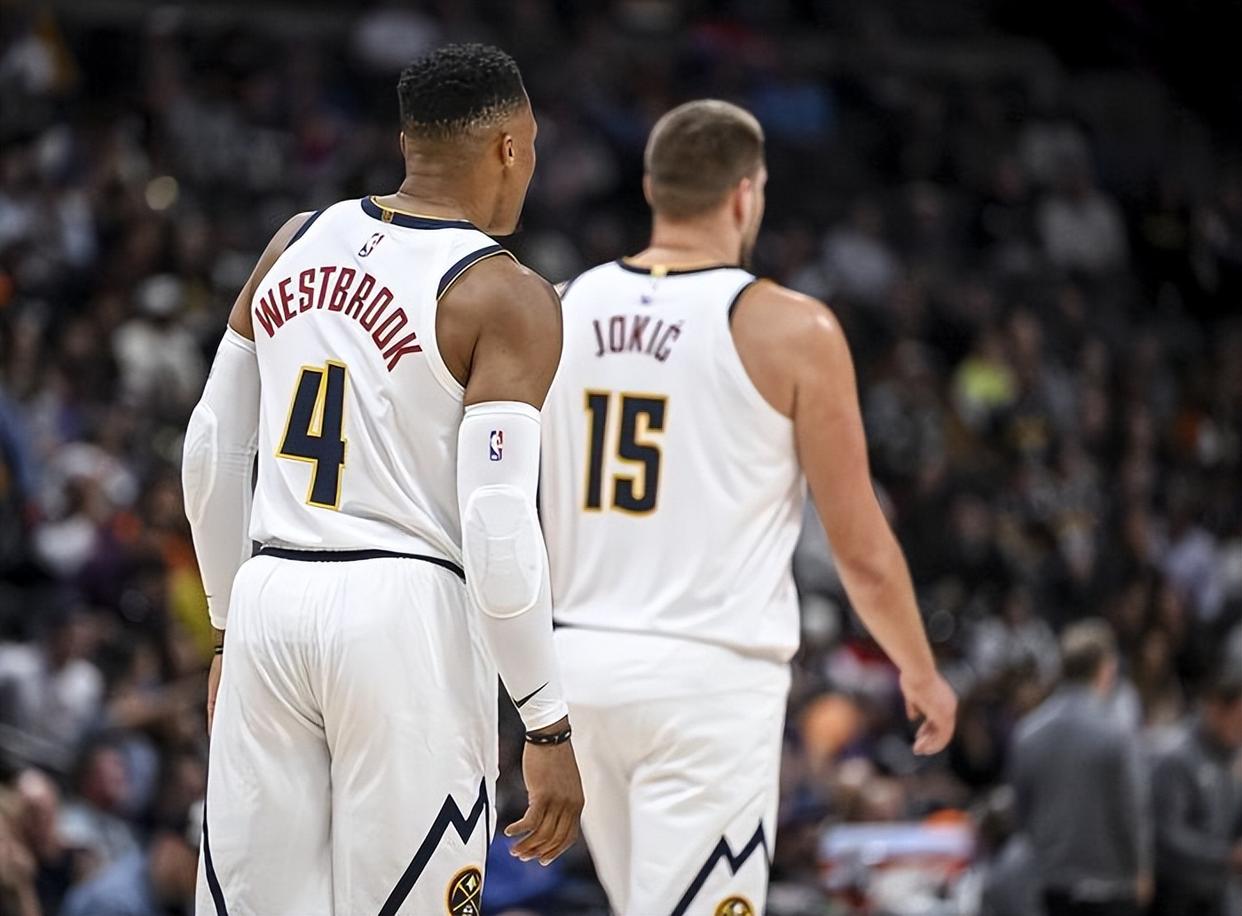 包含杜兰特在掘金比赛中比赛规则变更，刷新纪录引发热议！的词条