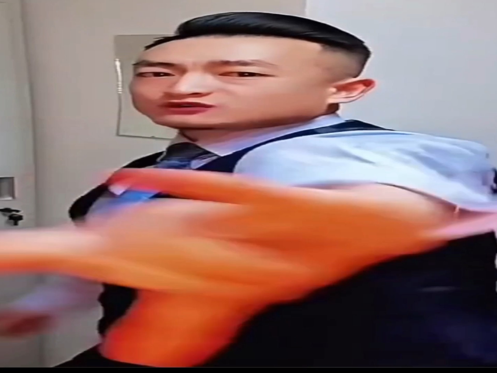 包含Faker遭遇七持续失利，巴塞罗那教练压力巨大！的词条
