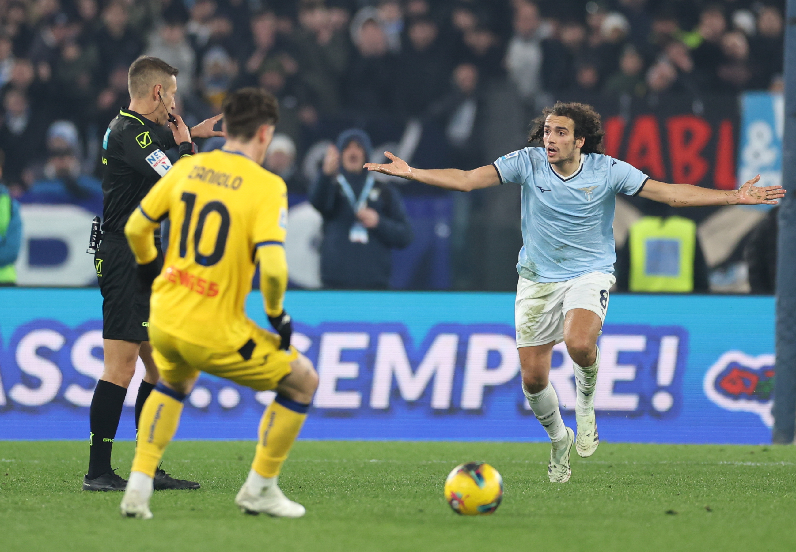 开云中国-转会期全明星赛焦点战，亚特兰大遗憾出局，赛场秩序良好，阵容厚度经受考验-开云中国