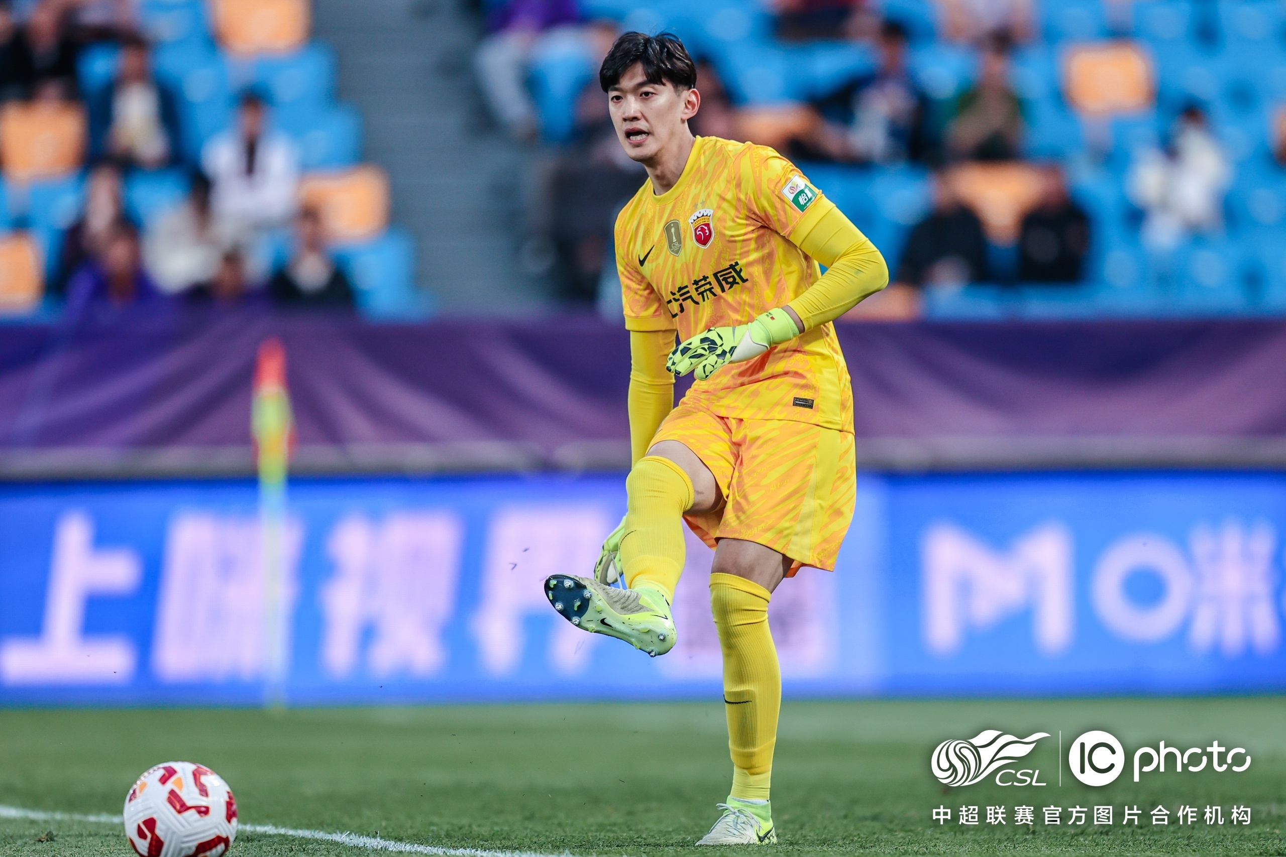 皇家社会清晨外线爆发,志在中超名次提升,态度坚定,年轻球员得到机会 皇家社会清晨外线爆发,志在中超名次提升,态度坚定,年轻球员得到机会